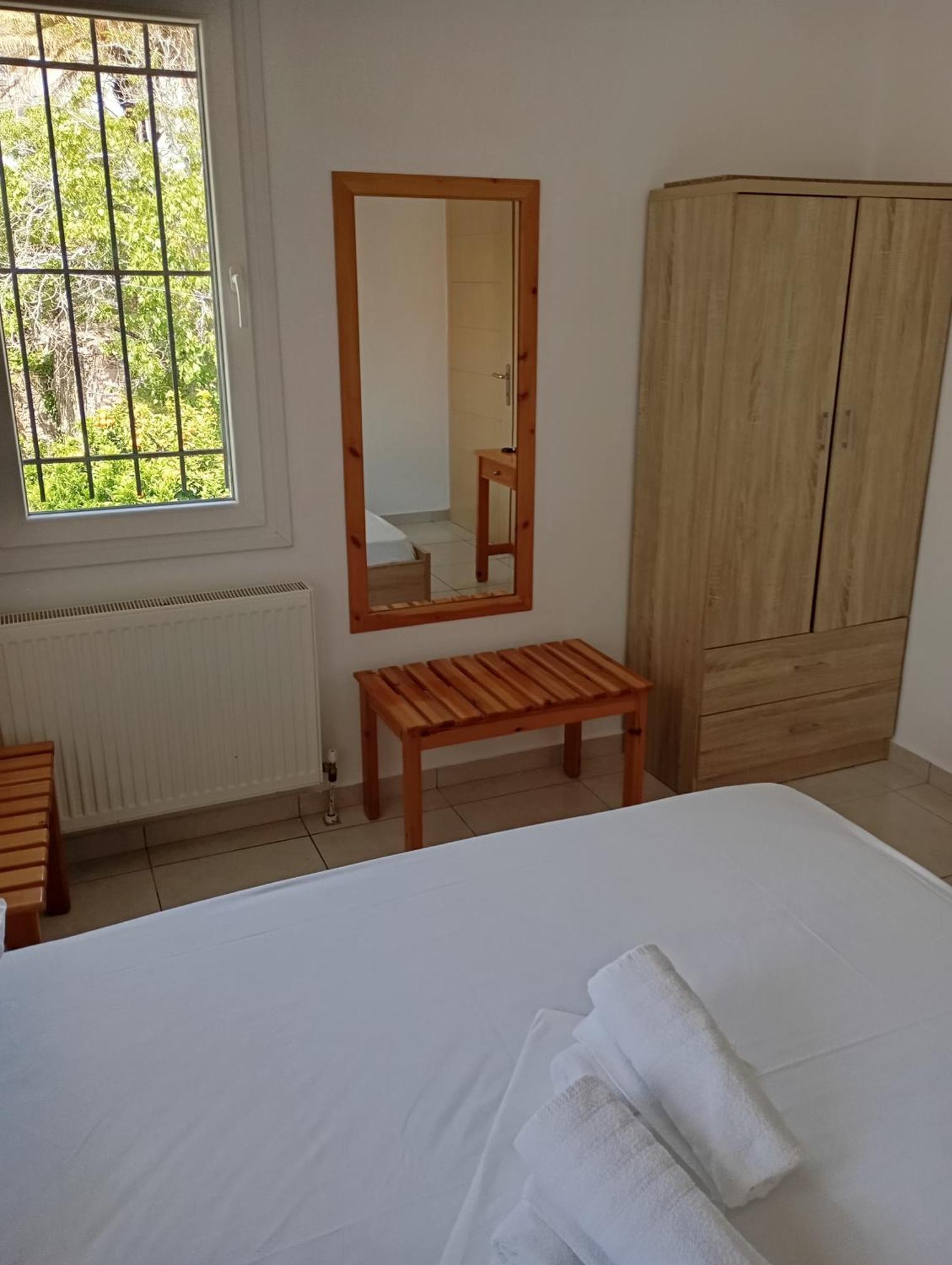 Pyrgos Sofokleous Hotell Mytilíni Exteriör bild