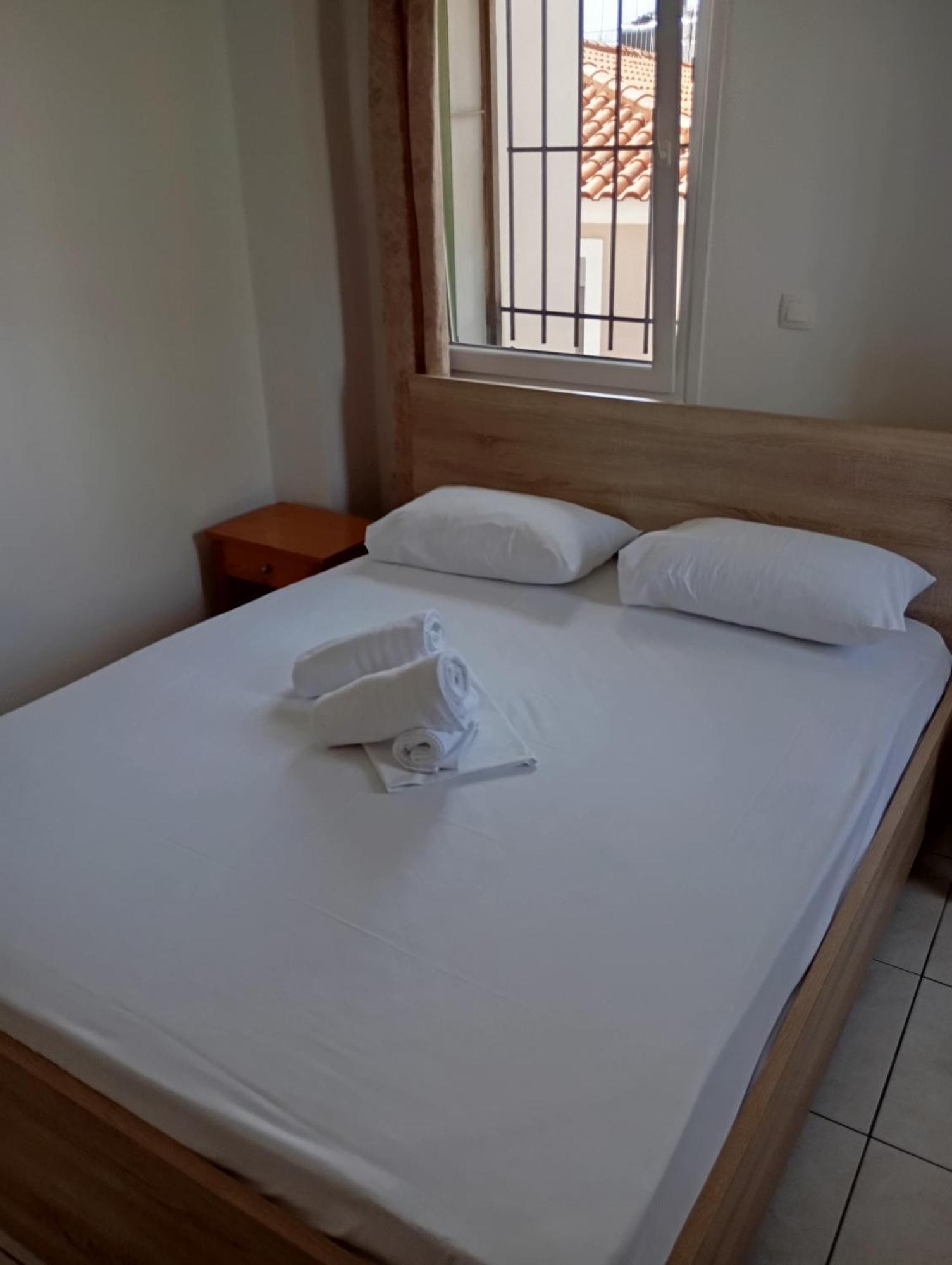 Pyrgos Sofokleous Hotell Mytilíni Exteriör bild